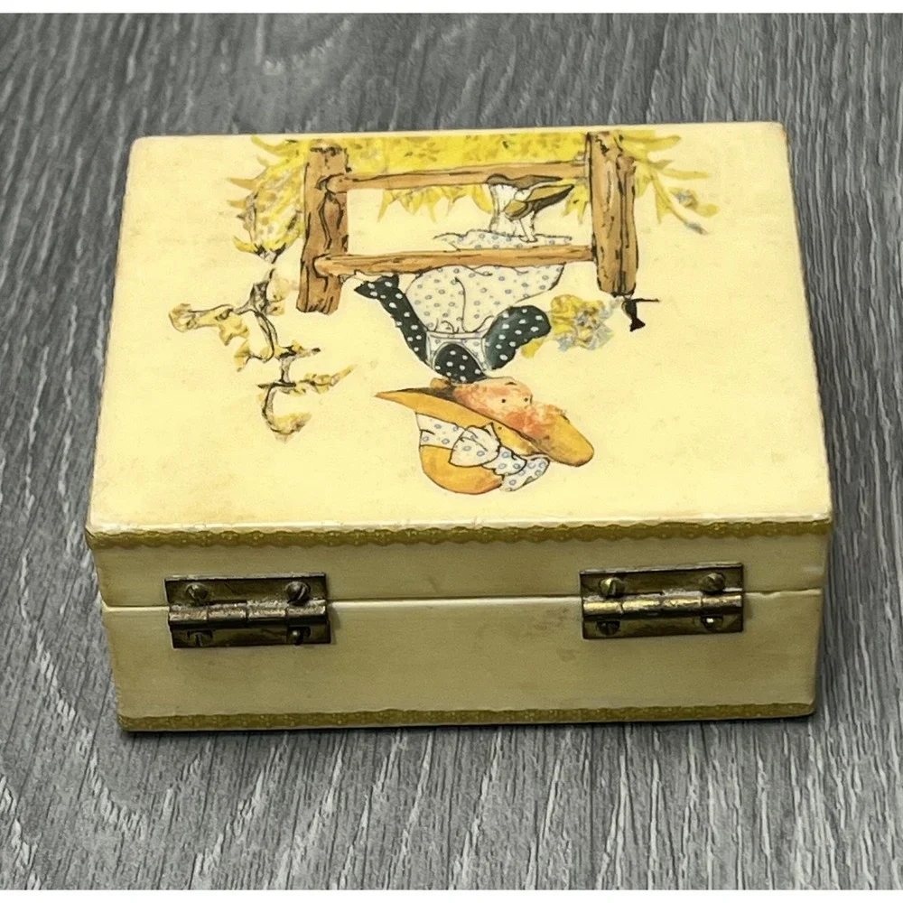 Vintage‎ Style Decorative Trinket Box Hinged Lid Country Girl Holly Hobbie